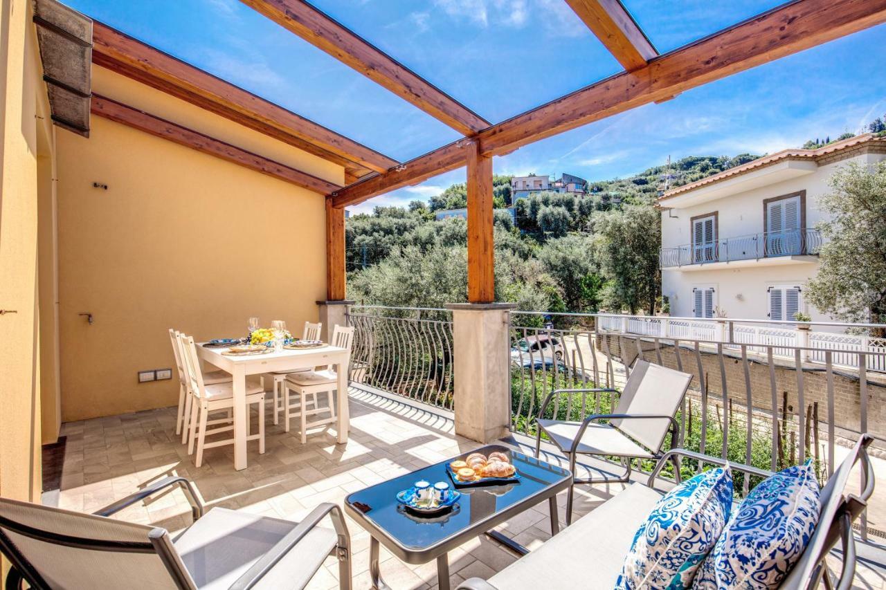 Chez Carme' Apartment Sorrento Bagian luar foto